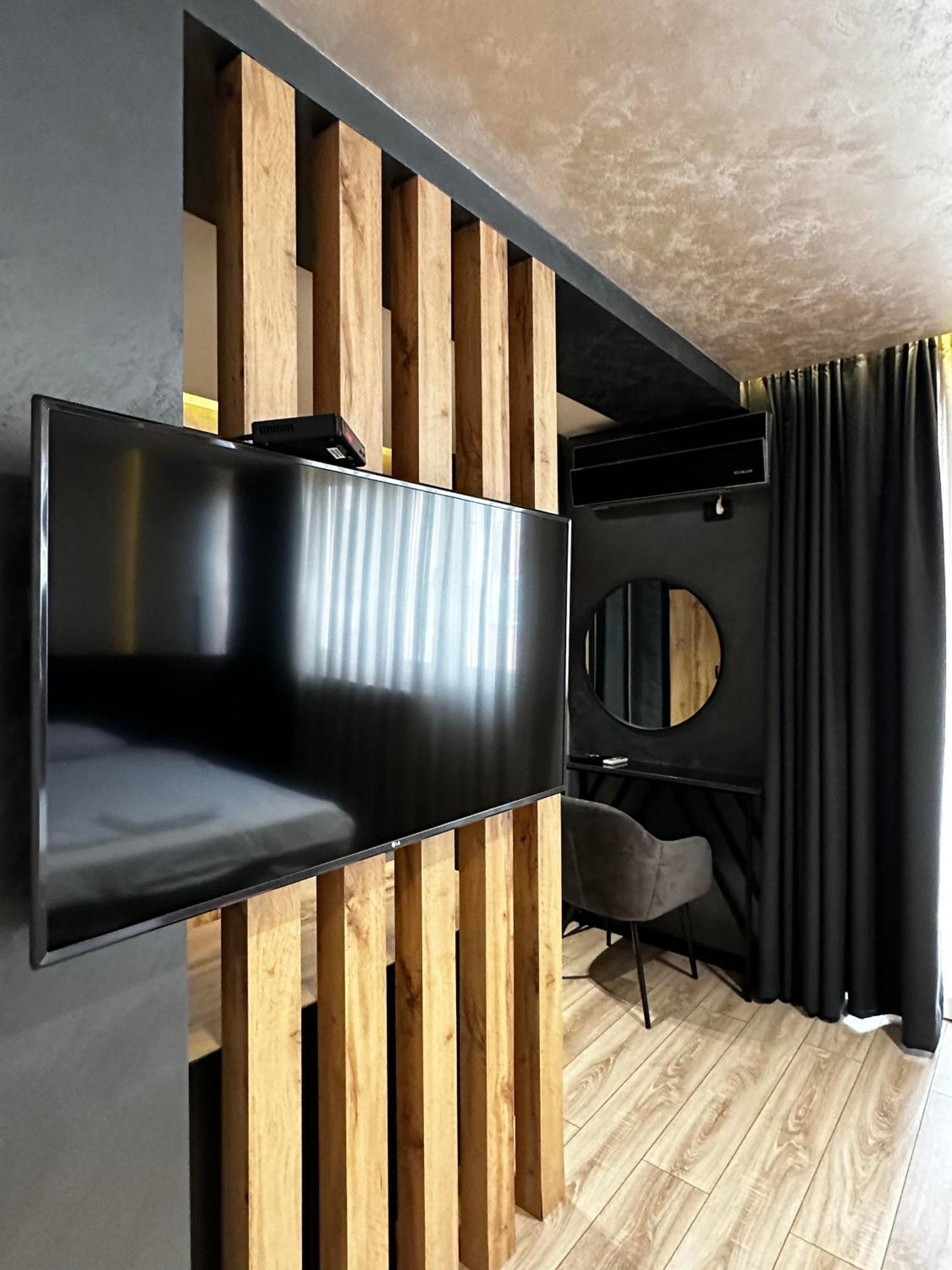 Zet Apartments - Bedroom & Bathroom Pristina Esterno foto