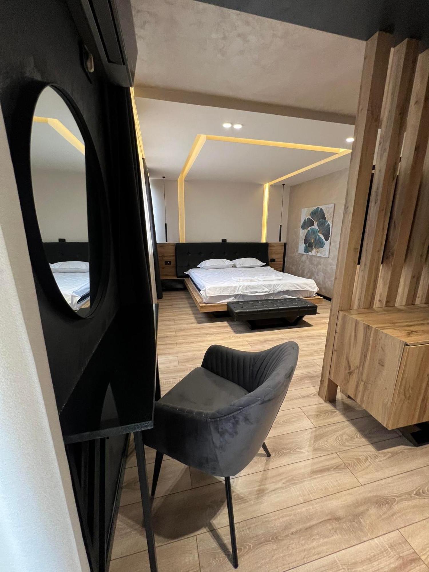 Zet Apartments - Bedroom & Bathroom Pristina Esterno foto