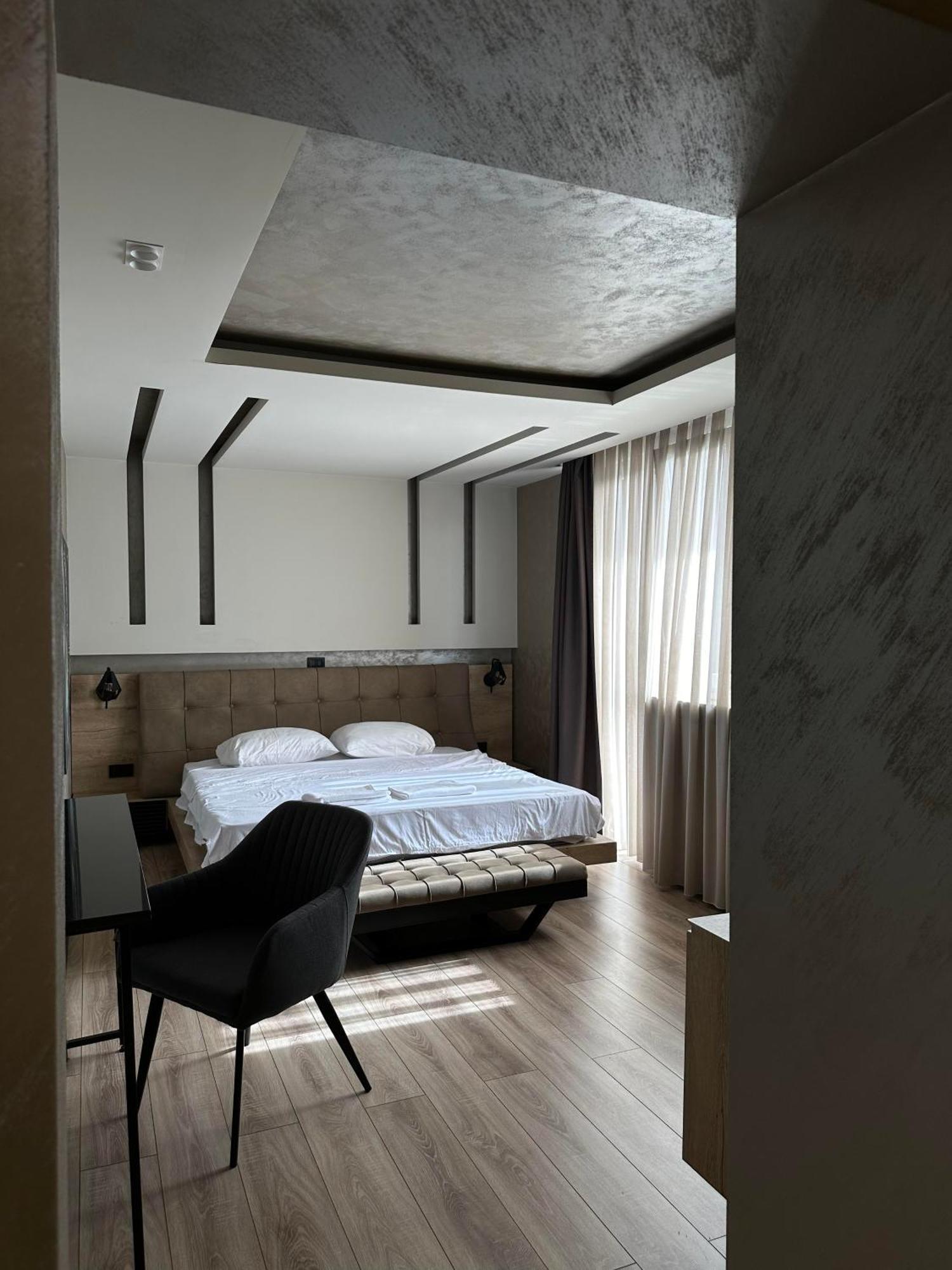 Zet Apartments - Bedroom & Bathroom Pristina Esterno foto