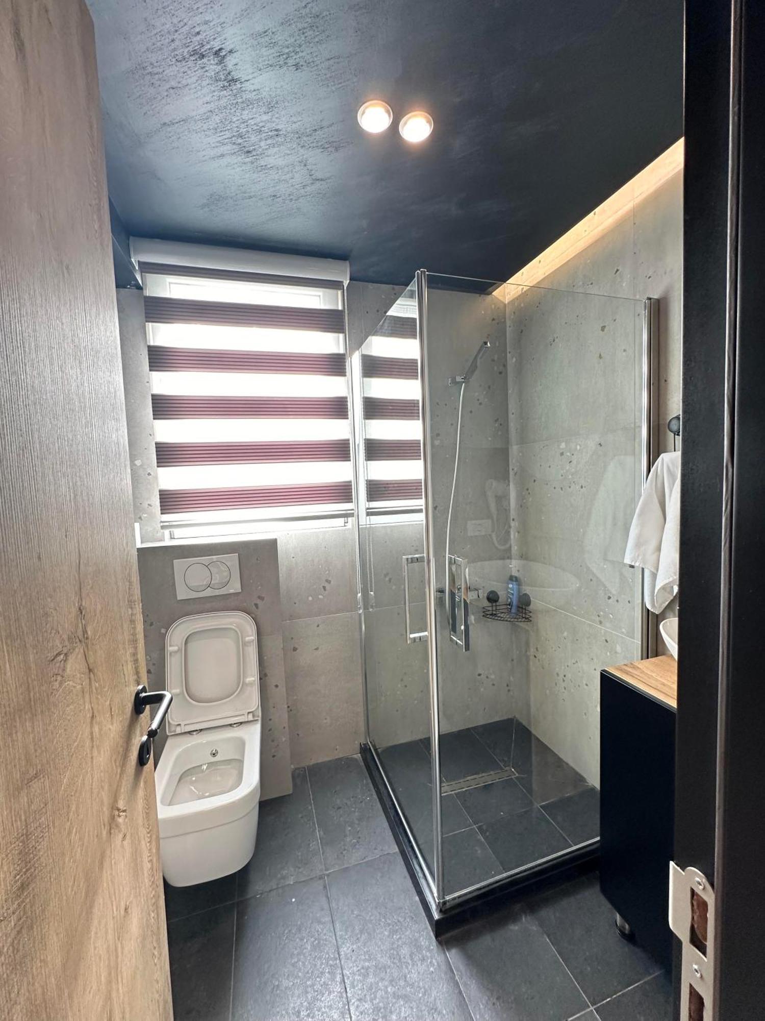 Zet Apartments - Bedroom & Bathroom Pristina Esterno foto