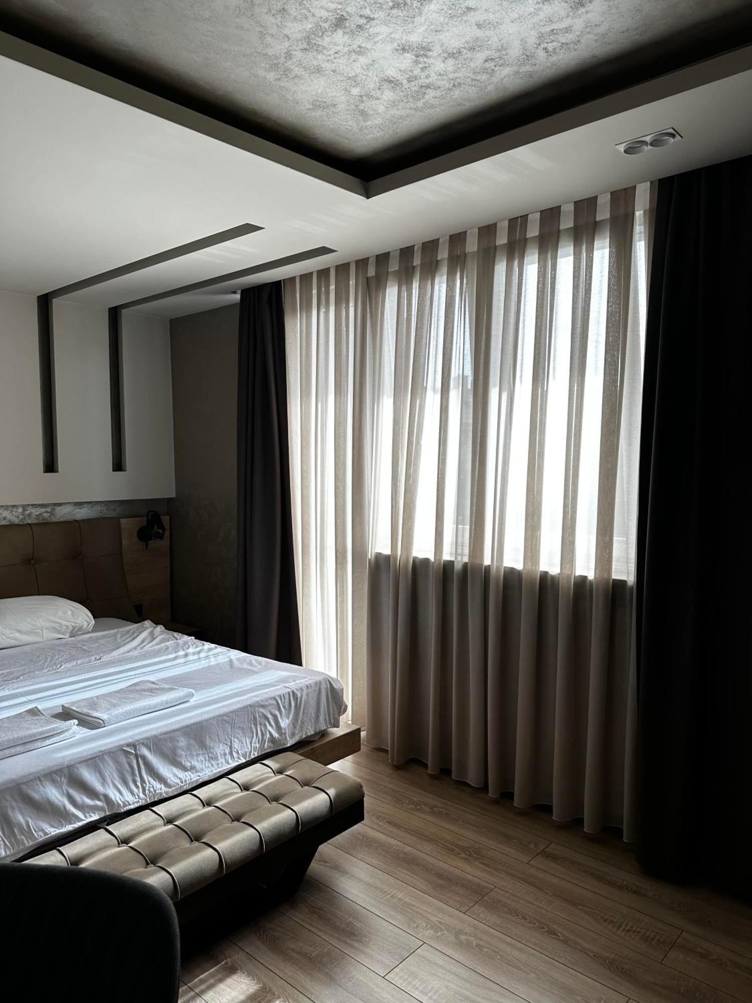 Zet Apartments - Bedroom & Bathroom Pristina Esterno foto